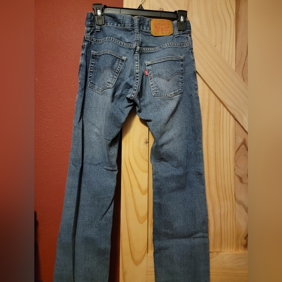 Levis - Picture 2 of 6